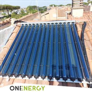 Impianto solare termico a tubi sottovuoto per la produzione di acqua calda sanitaria
