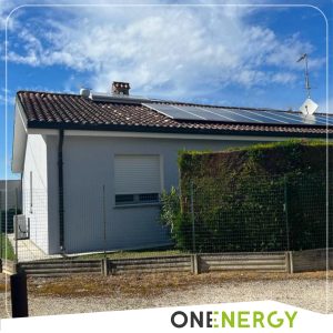 Ristrutturazione a Ferrara con agevolazione Superbonus 110%:  - Realizzazione di coibentazione perimetrale (cappotto), - Realizzazione centrale termica e building automation, - Sostituzione infissi, - Impianto solare termico, - Impianto fotovoltaico con sistema di accumulo, - Stazione di ricarica elettrica.