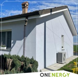Ristrutturazione a Ferrara con agevolazione Superbonus 110%:  - Realizzazione di coibentazione perimetrale (cappotto), - Realizzazione centrale termica e building automation, - Sostituzione infissi, - Impianto solare termico, - Impianto fotovoltaico con sistema di accumulo, - Stazione di ricarica elettrica.