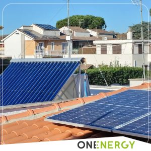 Impianto fotovoltaico della potenza nominale di 8kW e impianto solare termico a circolazione forzata